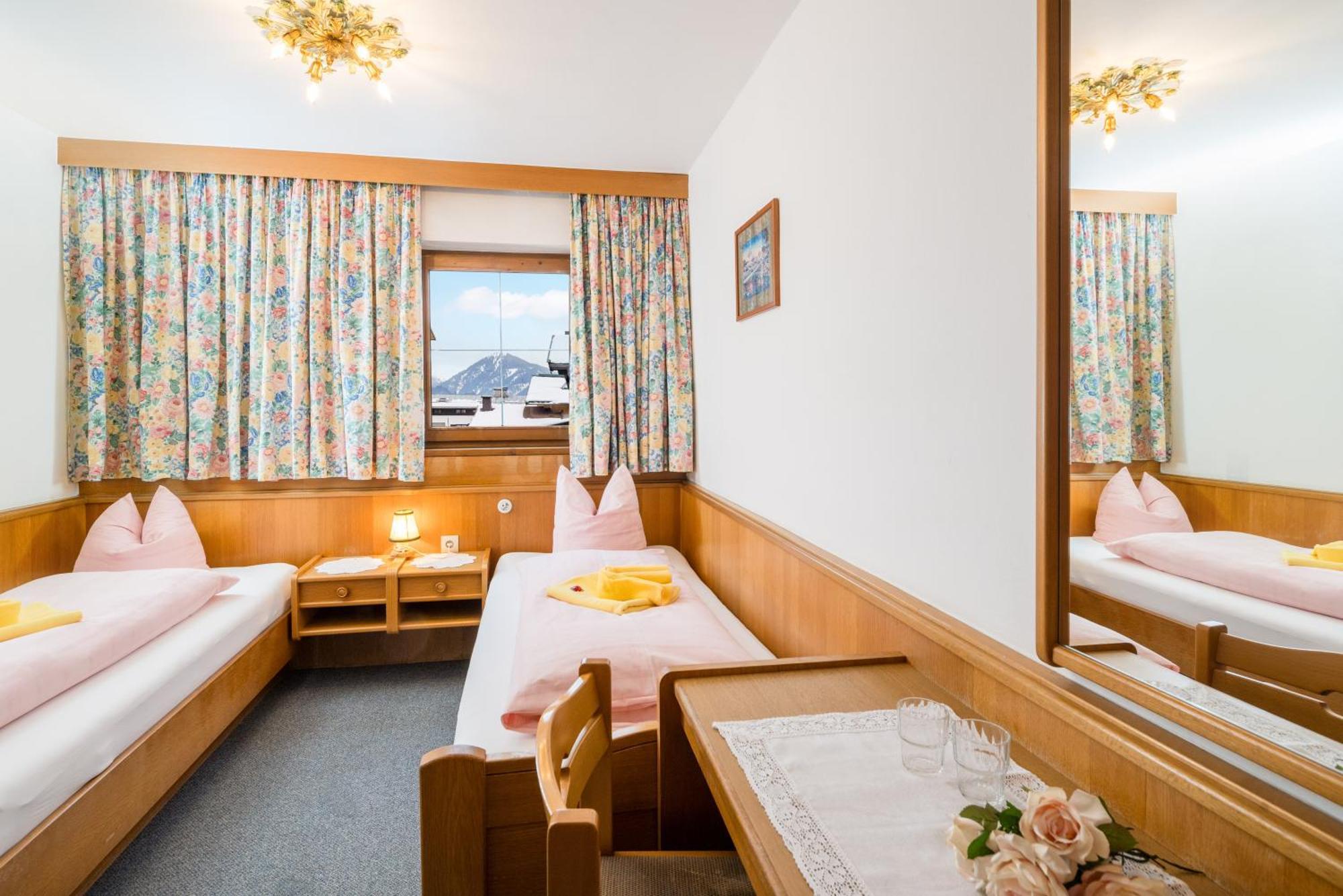 Pension Rainhof Kitzbuhel Exterior photo